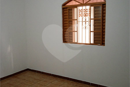 Casa à venda com 3 quartos, sendo 1 suíte,  em São Roque Country Club I, Mairinque, SP