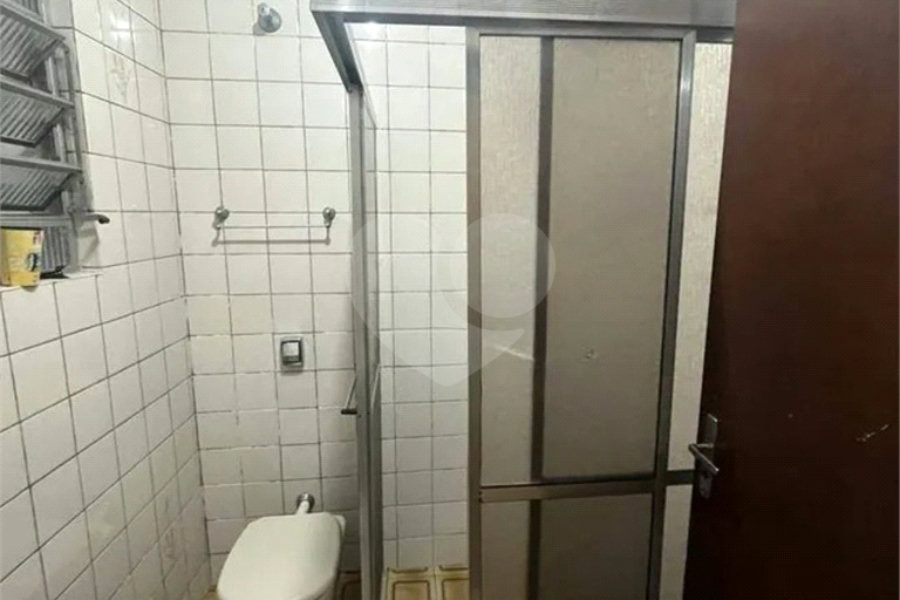 Casa à venda com 2 quartos, sendo 1 suíte, em Parque Maria Domitila, São Paulo, SP