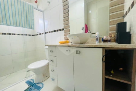 Casa à venda com 3 quartos, sendo 1 suíte, no condomínio Rafaela I, São Paulo - SP