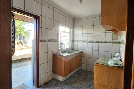 Casa à venda com 2 quartos no Centro, Poá, SP