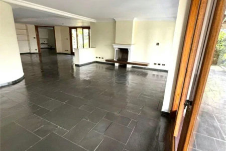 Casa à venda com 5 quartos, sendo 3 suítes,  em Jardim Leonor, São Paulo, SP