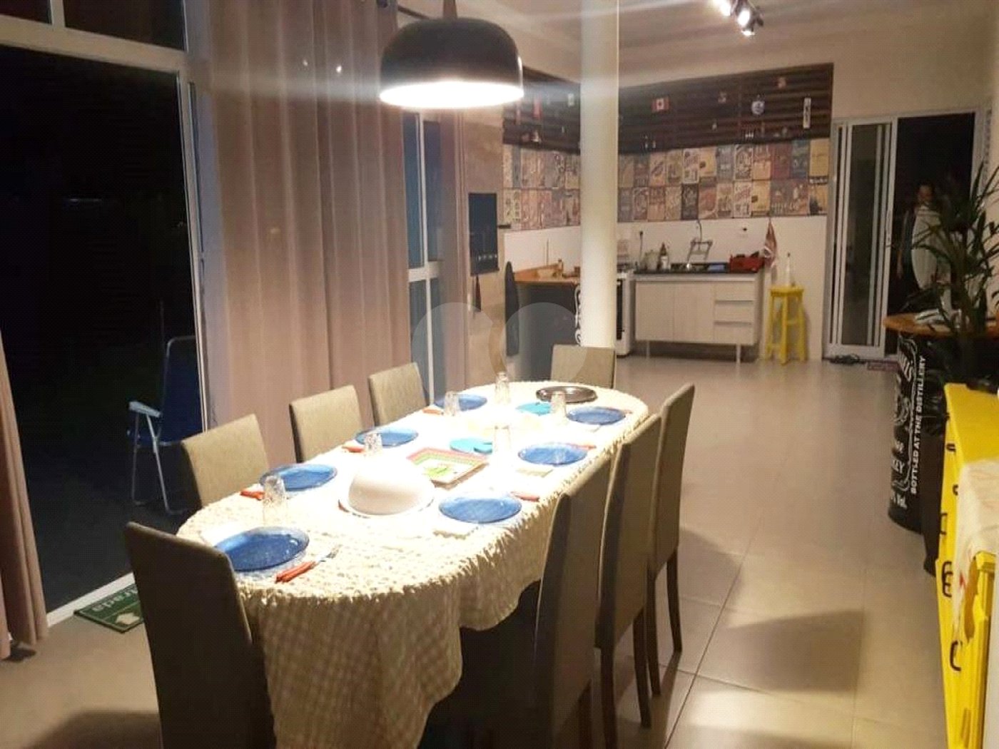 Casa à venda com 4 quartos, sendo 2 suítes, no condomínio Village Ipanema, Araçoiaba da Serra - SP