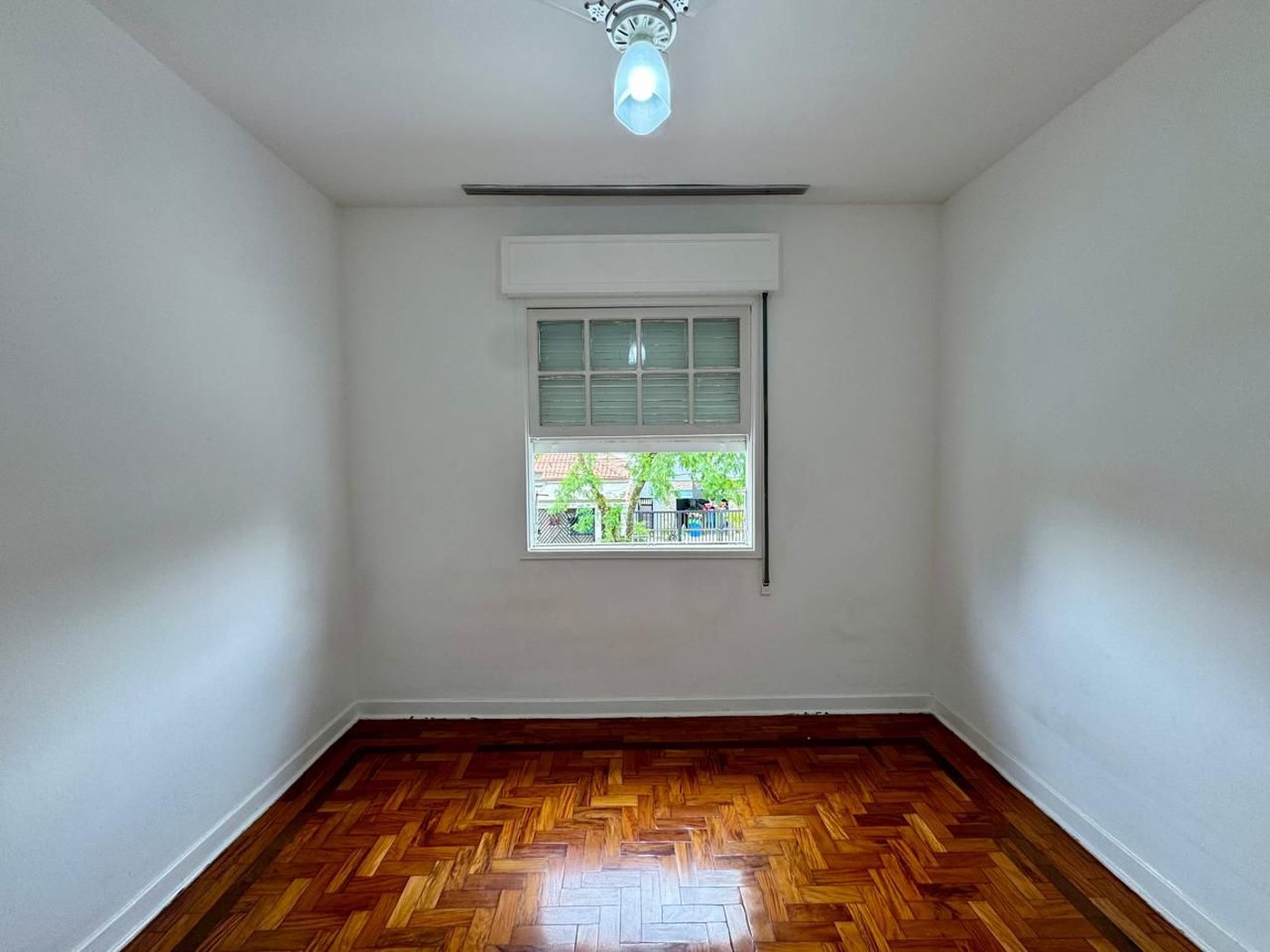 CASA AMPLA COM QUINTAL  150m² - 1.799.000,00 - Aparecida - Santos/SP