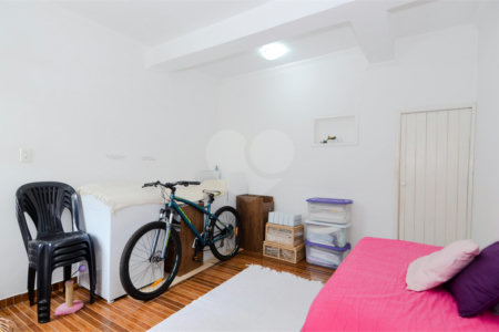 Casa à venda com 4 quartos, sendo 1 suíte, em Jardim Nova Taboão, Guarulhos, SP