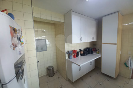 Apartamento à venda com 3 quartos, sendo 1 suíte, em Vila Andrade, São Paulo, SP