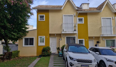 Casa à venda com 3 quartos, sendo 1 suíte,  no condomínio Moradas do Horto, São Paulo - SP