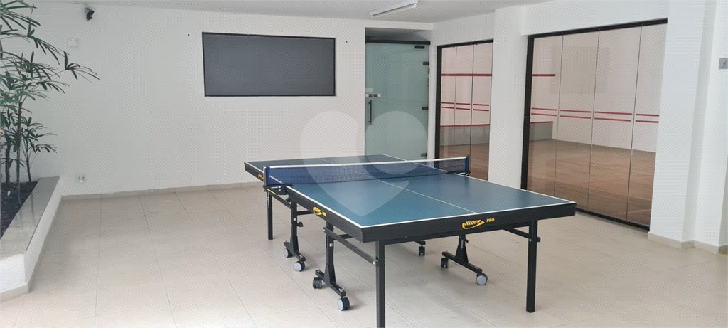 Apartamento para venda e locação de 130m² no Jardim Paulista com 2 suítes e 2 vagas.
