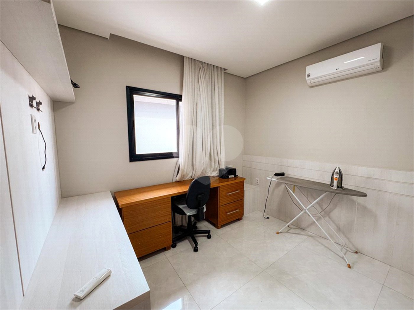 Casa à venda com 4 quartos, sendo 2 suítes, no condomínio Belvedere 2, Cuiabá - MT