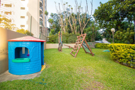 Apartamento à venda com 3 quartos, sendo 1 suíte, em Alto da Boa Vista, São Paulo, SP