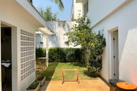Sobrado à venda com 4 quartos, sendo 1 suíte, em Jardim Prudência, São Paulo, SP