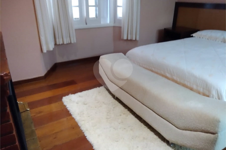 Sobrado à venda com 4 quartos, sendo 2 suítes, em Serra da Cantareira, Mairiporã, SP