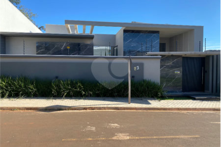 Casa à venda com 3 suítes em Village do Bosque I, Ponta Porã, MS