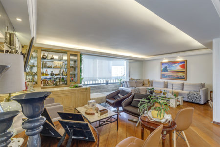 Apartamento à venda com 4 quartos, sendo 2 suítes, em Campo Belo, São Paulo, SP