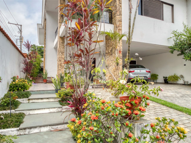 Casa de Vila à venda com 4 quartos, sendo 2 suítes,  em Chácara Santo Antônio, São Paulo, SP
