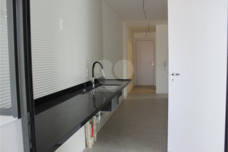 Apartamento à venda com 3 suítes em Pinheiros, São Paulo, SP