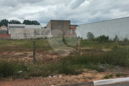 Terreno à venda em Vila dos Bandeirantes, Itapetininga, SP