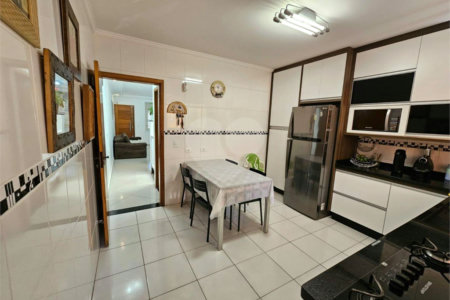 Casa à venda com 3 suítes em Vila Carrão, São Paulo, SP