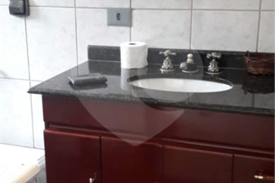 Casa à venda com 4 quartos, sendo 2 suítes, no condomínio Gleba II, Mairiporã - SP