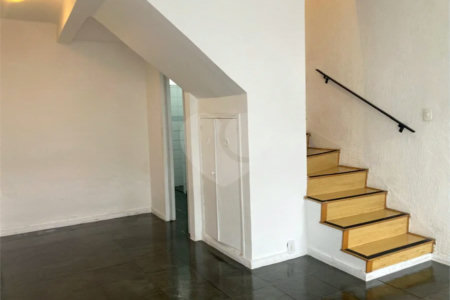 Sobrado à venda ou para alugar com 2 quartos em Chácara Santo Antônio, São Paulo, SP
