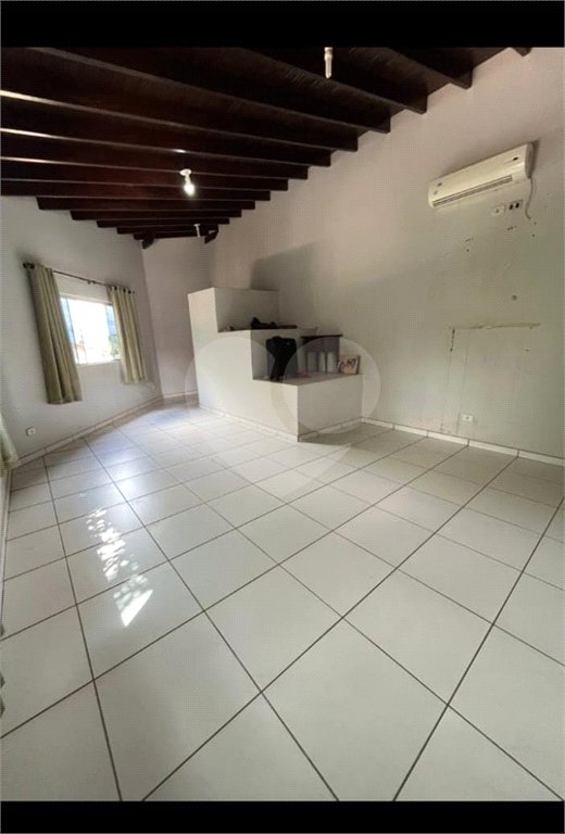 Casa à venda com 5 quartos, sendo 3 suítes,  em Jardim Novo Aeroporto, Três Lagoas, MS