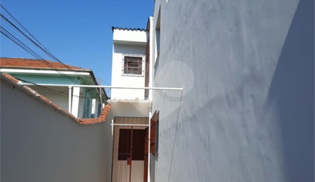 Sobrado à venda com 3 quartos, sendo 1 suíte,  em Vila Gustavo, São Paulo, SP
