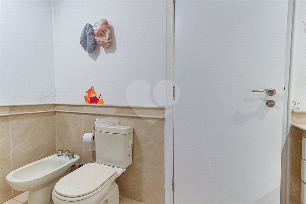 Casa à venda com 4 suítes no condomínio Vila Verde, São Paulo - SP