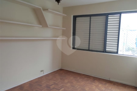 Apartamento à venda com 3 quartos, sendo 1 suíte, em Vila Mariana, São Paulo, SP