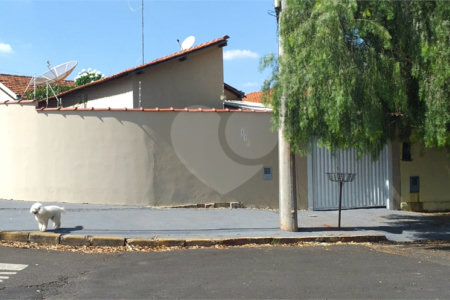 Casa térrea para venda, na cidade de Araraquara/SP.