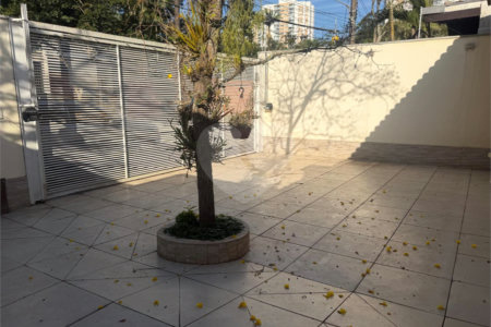 Casa Térrea à venda com 3 quartos, sendo 1 suíte, em Alto da Boa Vista, São Paulo, SP