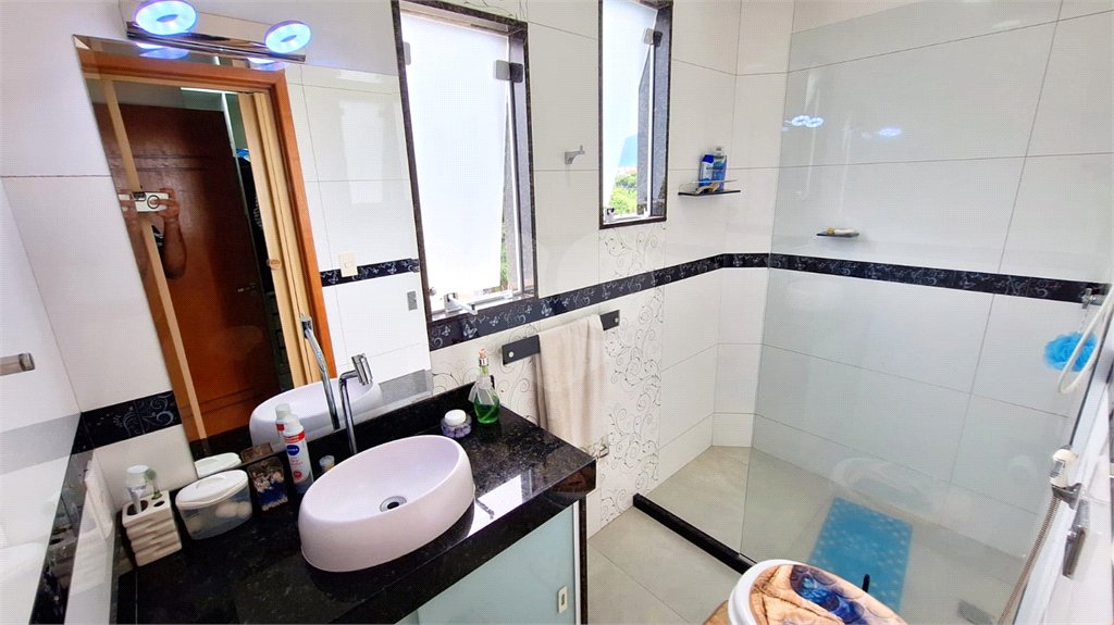 Casa à venda com 3 quartos, sendo 2 suítes, no condomínio Residencial West Green, Rio de Janeiro - RJ