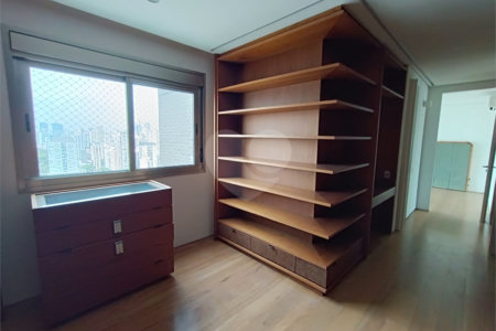 Apartamento à venda ou para alugar com 3 suítes em Pinheiros, São Paulo, SP