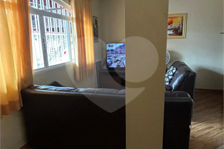 Sobrado à venda com 3 quartos, sendo 2 suítes,  em Vila Lúcia, Poá, SP