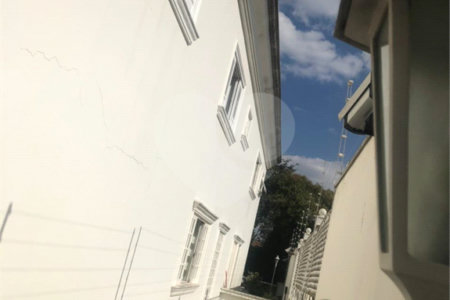 Casa à venda com 4 suítes em Caxingui, São Paulo, SP