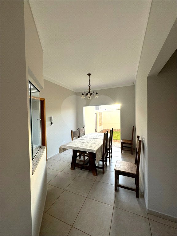 Casa à venda com 3 quartos, sendo 1 suíte, em Ipê, Três Lagoas, MS