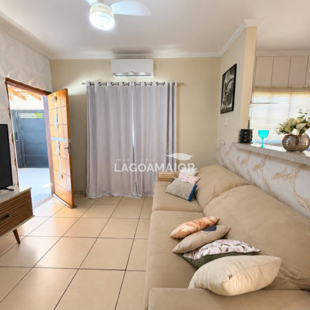 Casa à venda com 3 quartos, sendo 1 suíte, em Jardim dos Ipes, Três Lagoas, MS