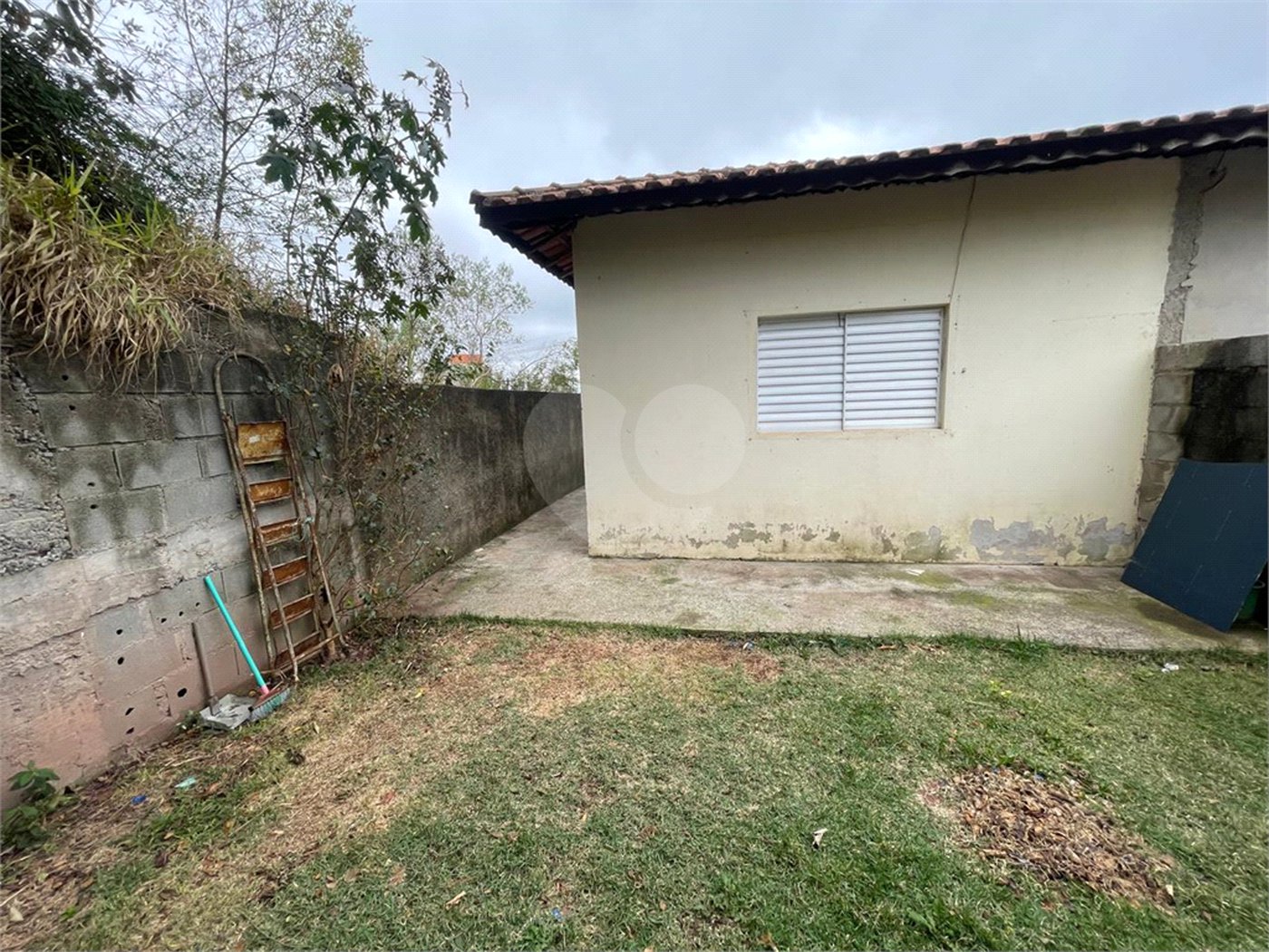 Sobrado à venda com 2 quartos, sendo 1 suíte, em Loteamento Jardim do Sol (mailasqui), São Roque, SP