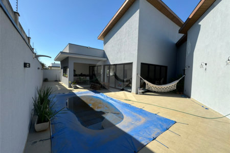 Casa à venda com 3 suítes no condomínio Reserva Central Parque, Salto - SP