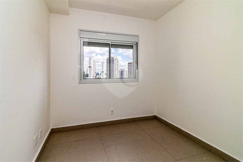 Apartamento à venda com 3 quartos, sendo 1 suíte,  em Vila Anastácio, São Paulo, SP