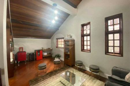 Sobrado à venda com 3 quartos, sendo 1 suíte, em Adalgisa, Osasco, SP