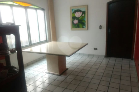 Sobrado à venda com 4 quartos, sendo 2 suítes, em Vila Gustavo, São Paulo, SP