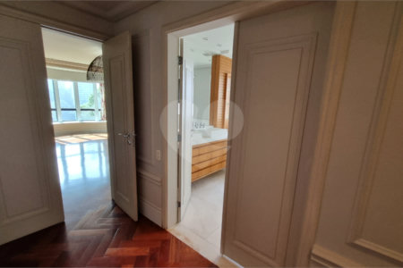 Apartamento para alugar com 6 quartos, sendo 4 suítes,  em Panamby, São Paulo, SP
