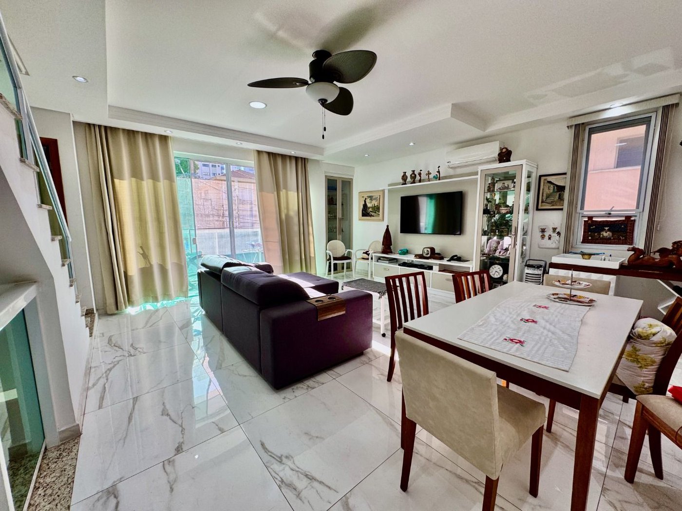 Casa com 4 dormitórios à venda, 208 m² por R$ 2.490.000,00 - Ponta da Praia - Santos/SP