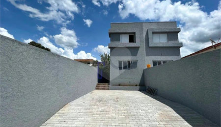 Sobrado à venda com 3 suítes em Jardim dos Pinheiros, Atibaia, SP