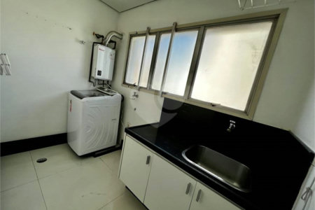 Apartamento à venda com 4 quartos, sendo 3 suítes,  em Campo Belo, São Paulo, SP
