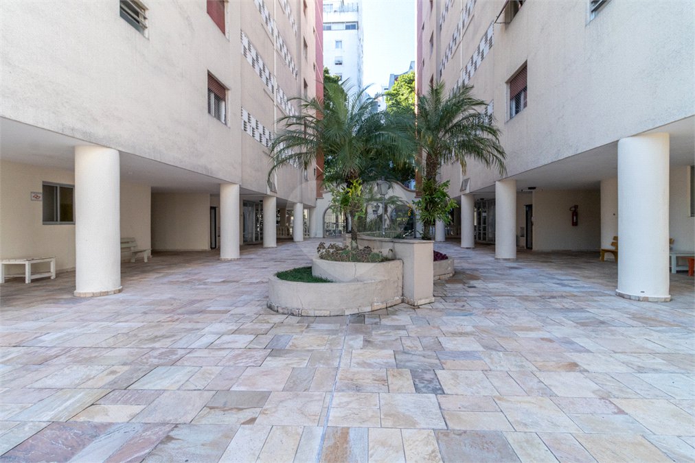 Apartamento à venda com 2 quartos em Moema, São Paulo, SP