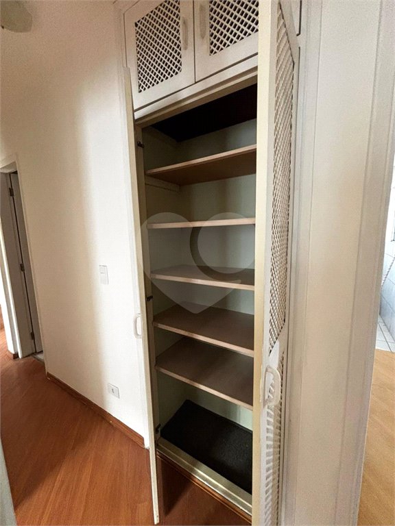Apartamento à venda com 3 quartos em Caxingui, São Paulo, SP