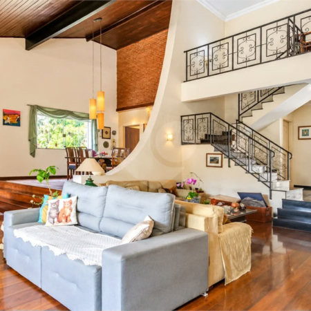 Casa à venda com 5 quartos, sendo 4 suítes, em Interlagos, São Paulo, SP