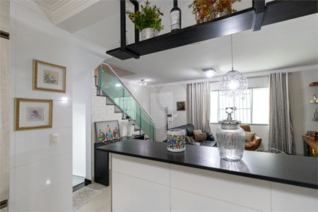 Casa à venda com 3 quartos, sendo 1 suíte, no condomínio Orquideas, São Paulo - SP