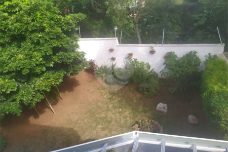 Sobrado à venda com 3 quartos, sendo 1 suíte, em Jardim do Lago, Atibaia, SP