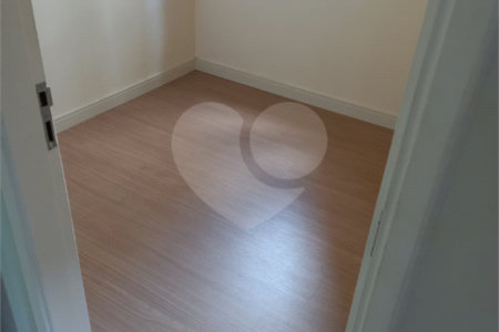 Apartamento à venda com 3 quartos, sendo 1 suíte,  em Vila Olímpia, São Paulo, SP